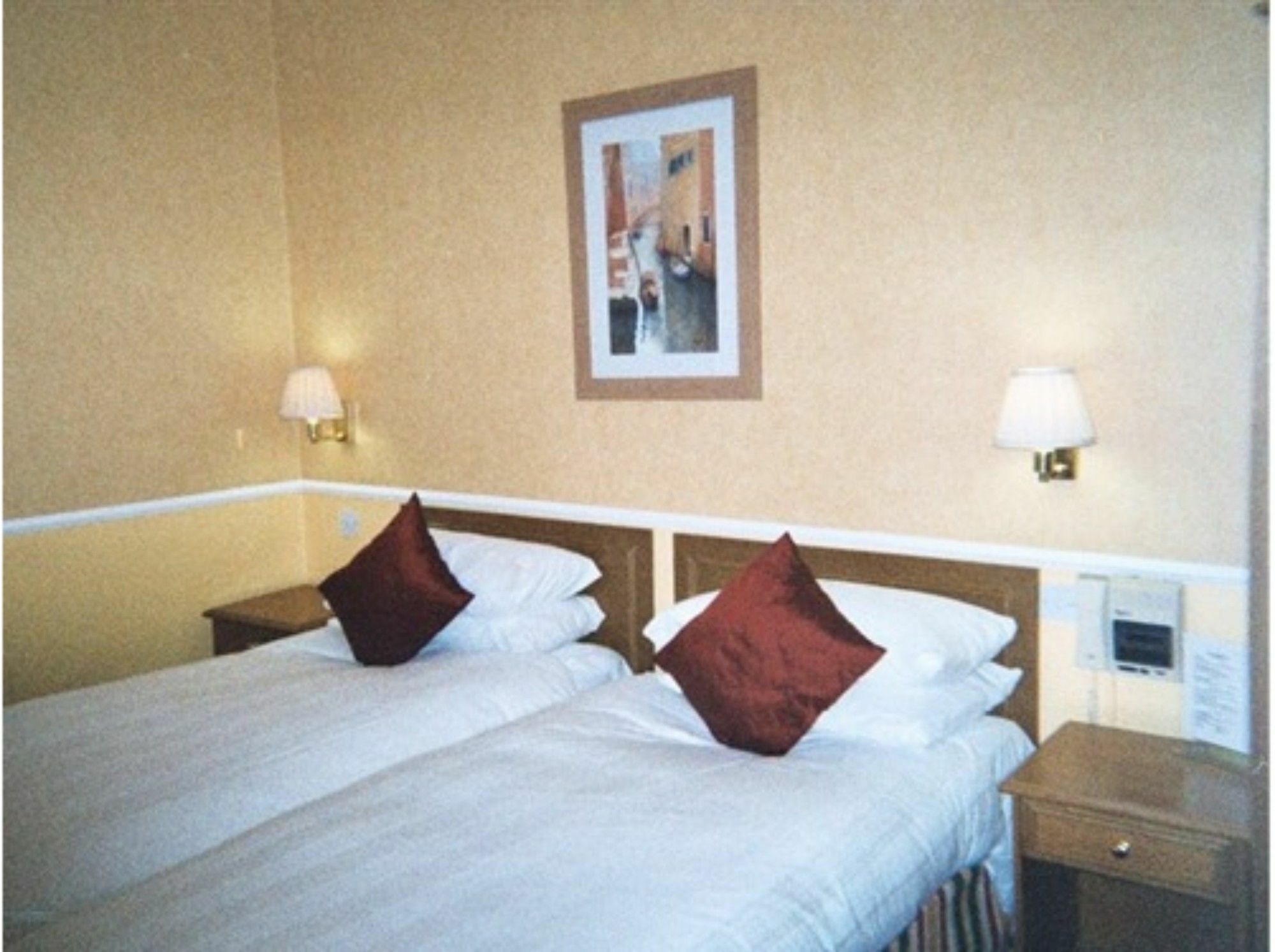 Riviera Town House Hotel Scarborough Exterior photo
