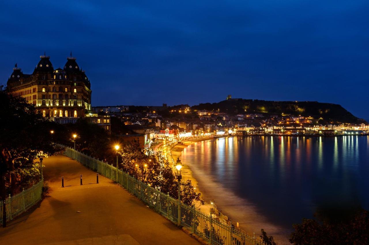 Riviera Town House Hotel Scarborough Exterior photo